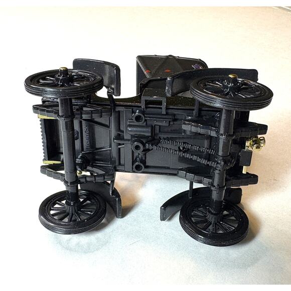 New1903 Ford Runabout Black 1/32 Scale Car with Certificate of Authenticity vn - Picture 5 of 5